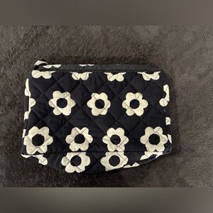 NWOT The Quilted Pouch | Noir Daisy